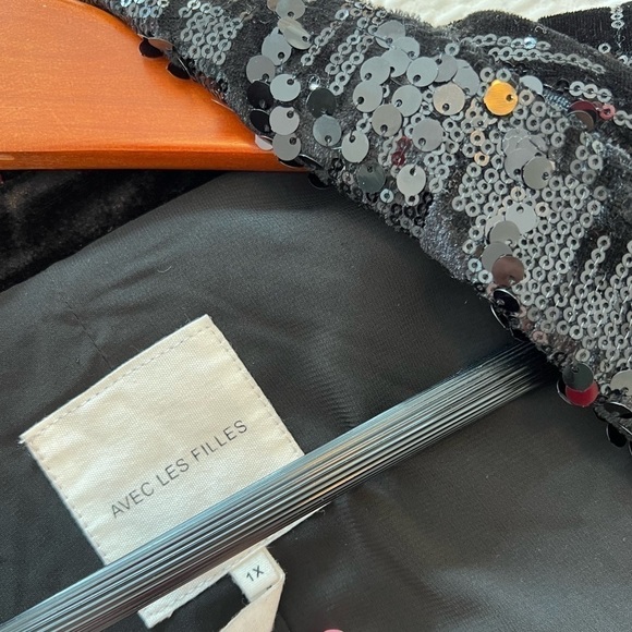 Avec Les Filles Velvet Sequin Black Button Down Shirt Jacket - Picture 16 of 16